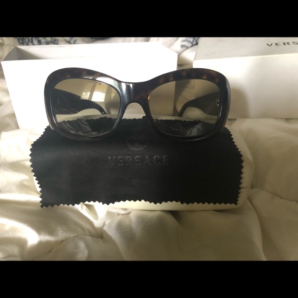 Versace sunglasses - Picture 1 of 6
